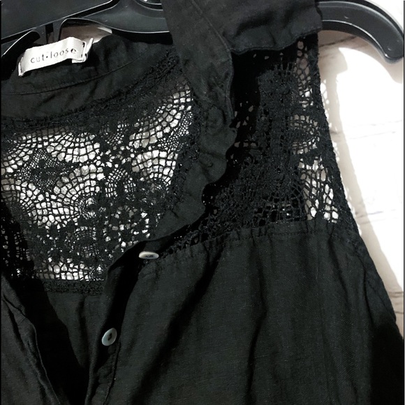 Cut Loose Sleeveless Button Down Lace Detail Shirt - Picture 3 of 5